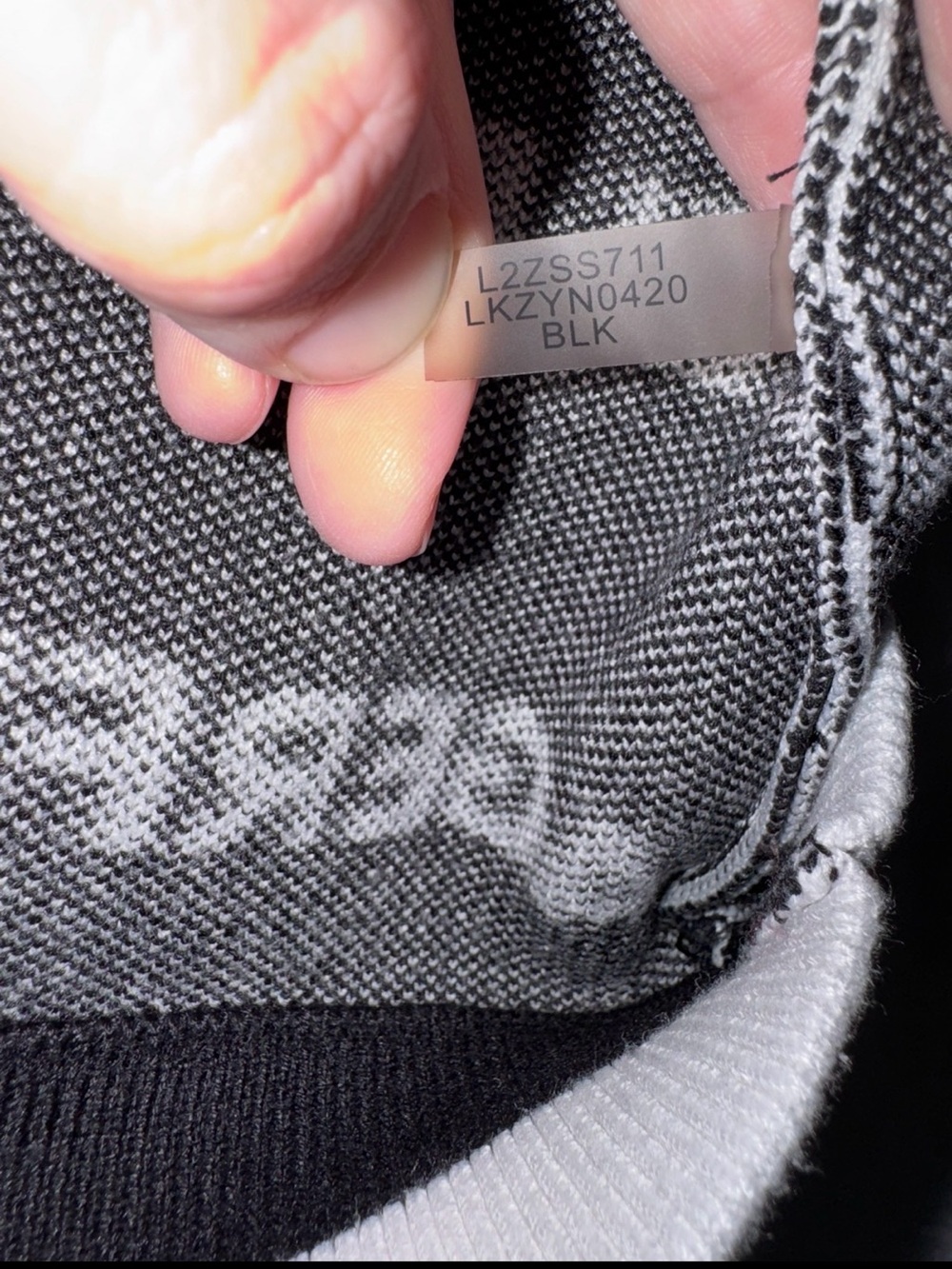 Karl Lagerfeld Paris Logo Knit Sweater Sz S B/W - Picture 8 of 8